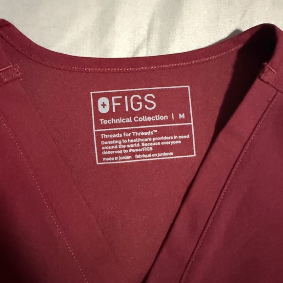 Figs Scrub Set in Color Burgundy - Picture 3 of 5